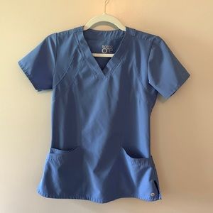 Barco One scrub top size XXS in Ceil Blue